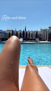 Lea Michele feet photo thumbnail