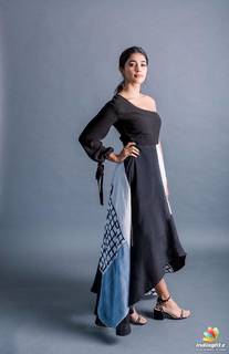 Pooja Hegde feet photo thumbnail