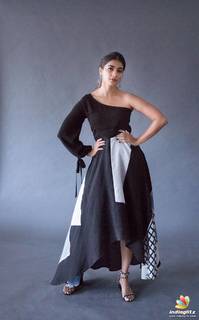 Pooja Hegde feet photo thumbnail