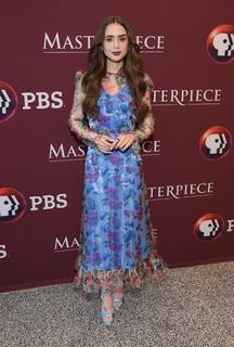 Lily Collins feet photo thumbnail