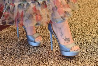 Lily Collins feet photo thumbnail