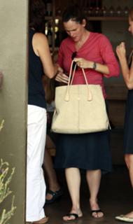 Jennifer Garner feet photo thumbnail