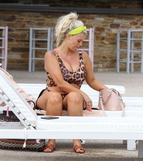 Kerry Katona feet photo thumbnail