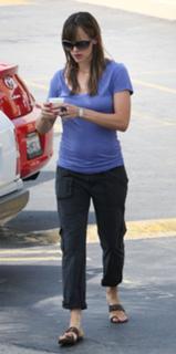 Jennifer Garner feet photo thumbnail