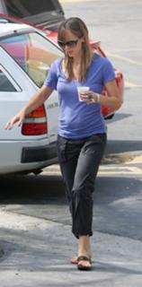 Jennifer Garner feet photo thumbnail