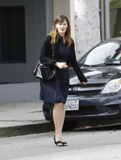 Jennifer Garner feet photo thumbnail