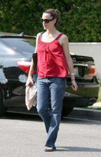 Jennifer Garner feet photo thumbnail