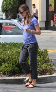 Jennifer Garner feet photo thumbnail