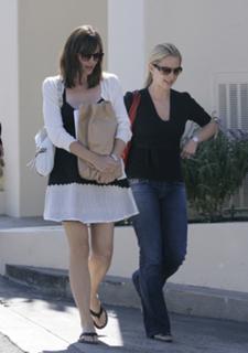 Jennifer Garner feet photo thumbnail