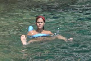 Eva Mendes feet photo thumbnail