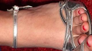 Aimee Teegarden feet photo thumbnail