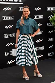 Jessica Alba feet photo thumbnail