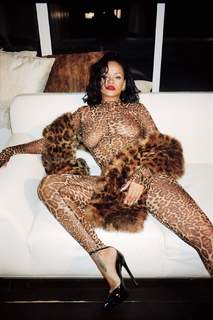 Rihanna feet photo thumbnail