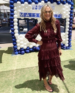Molly Sims feet photo thumbnail