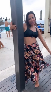 Anitta feet photo thumbnail