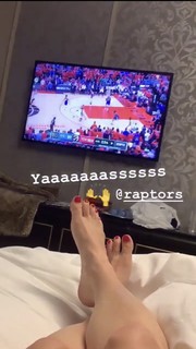 Katheryn Winnick feet photo thumbnail