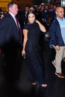 Vanessa Hudgens feet photo thumbnail