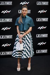 Jessica Alba feet photo thumbnail