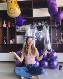 Yoseline Hoffman feet photo thumbnail