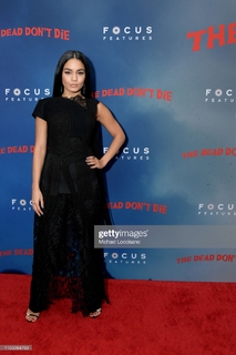 Vanessa Hudgens feet photo thumbnail