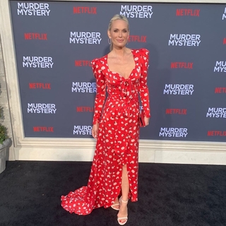 Molly Sims feet photo thumbnail