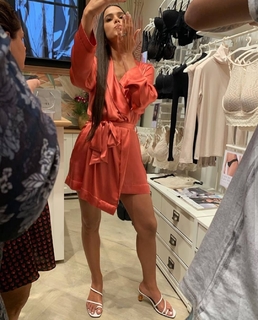 Bruna Marquezine feet photo thumbnail