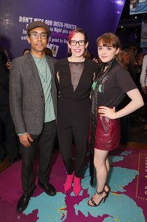 Maisie Williams feet photo thumbnail