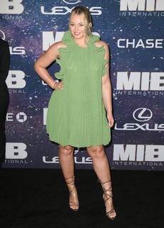 Iskra Lawrence feet photo thumbnail