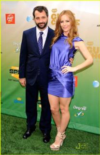 Leslie Mann feet photo thumbnail