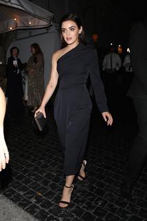 Lucy Hale feet photo thumbnail