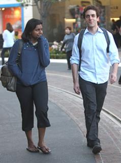 Mindy Kaling feet photo thumbnail