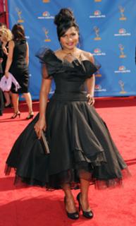 Mindy Kaling feet photo thumbnail