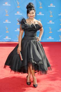 Mindy Kaling feet photo thumbnail