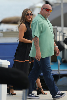 Jennifer Aniston feet photo thumbnail