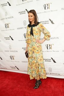 Katie Holmes feet photo thumbnail