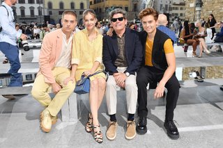 Barbara Palvin feet photo thumbnail