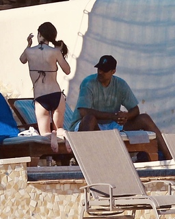 Eliza Dushku feet photo thumbnail