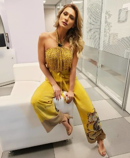 Lívia Andrade feet photo thumbnail
