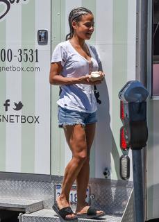 Christina Milian feet photo thumbnail
