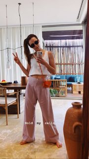 Adriene Mishler feet photo thumbnail