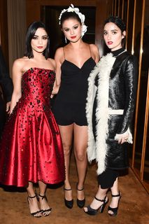 Vanessa Hudgens feet photo thumbnail