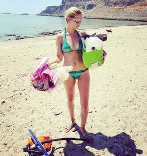 Rachel Riley feet photo thumbnail