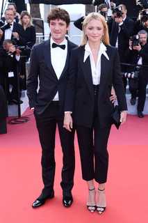 Virginie Efira feet photo thumbnail
