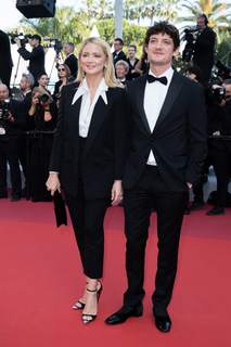 Virginie Efira feet photo thumbnail