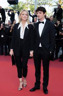 Virginie Efira feet photo thumbnail