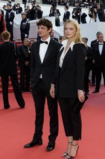 Virginie Efira feet photo thumbnail