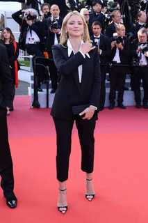 Virginie Efira feet photo thumbnail