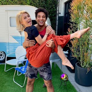 Julianne Hough feet photo thumbnail
