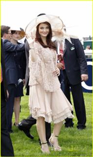 Aishwarya Rai Bachchan feet photo thumbnail