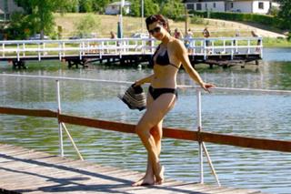 Anna Popek feet photo thumbnail